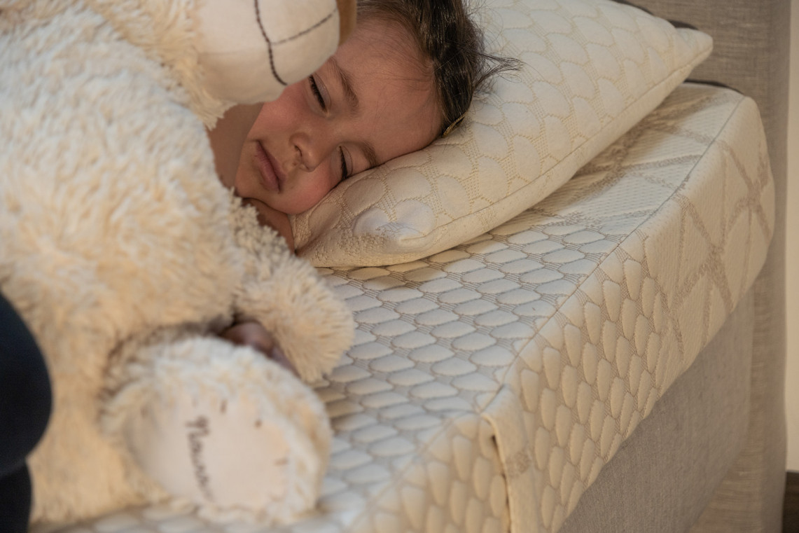 NATURECA Almohada infantil de 40 x 60 cm, con funda de almohada de